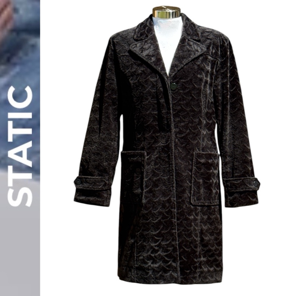 VINTAGE STATIC MADE IN RUSSIA BLACK TEXTURED VELVET BUTTON FRONT TAILORED COAT
